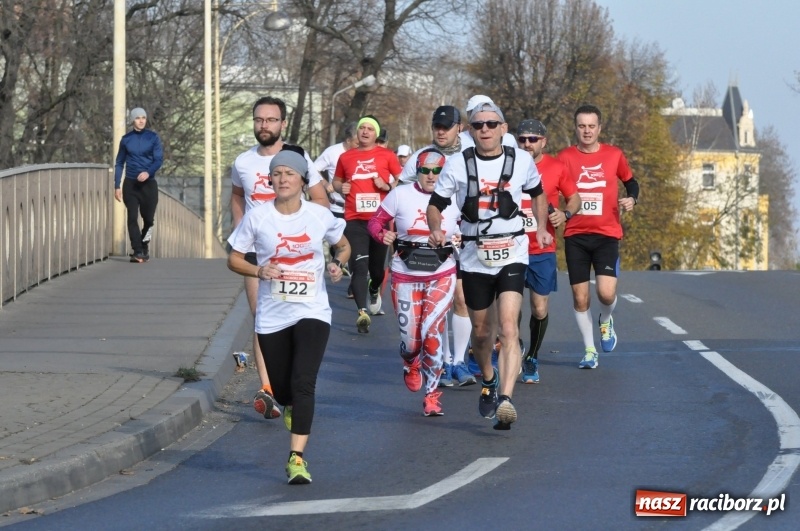 Zdjęcie w galerii na portalu naszraciborz.pl: Od Bałtyku do Tatr. Narodowy Bieg Stulecia w Raciborzu FOTO i WIDEO wiadomości z regionu