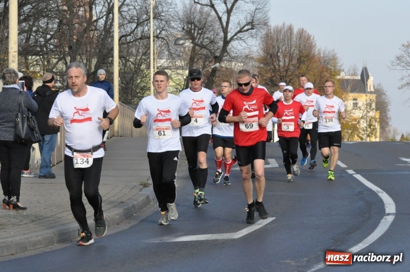 Zdjęcie w galerii na portalu naszraciborz.pl: Od Bałtyku do Tatr. Narodowy Bieg Stulecia w Raciborzu FOTO i WIDEO wiadomości z regionu