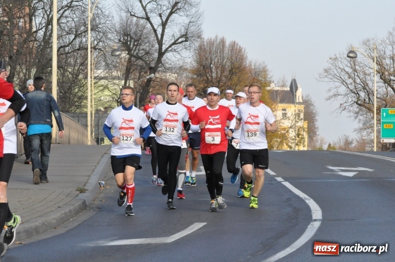 Zdjęcie w galerii na portalu naszraciborz.pl: Od Bałtyku do Tatr. Narodowy Bieg Stulecia w Raciborzu FOTO i WIDEO wiadomości z regionu