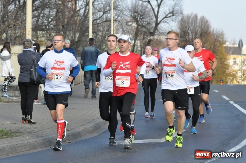 Zdjęcie w galerii na portalu naszraciborz.pl: Od Bałtyku do Tatr. Narodowy Bieg Stulecia w Raciborzu FOTO i WIDEO wiadomości z regionu