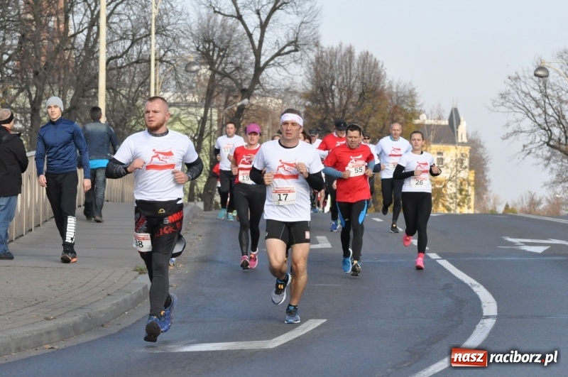 Zdjęcie w galerii na portalu naszraciborz.pl: Od Bałtyku do Tatr. Narodowy Bieg Stulecia w Raciborzu FOTO i WIDEO wiadomości z regionu