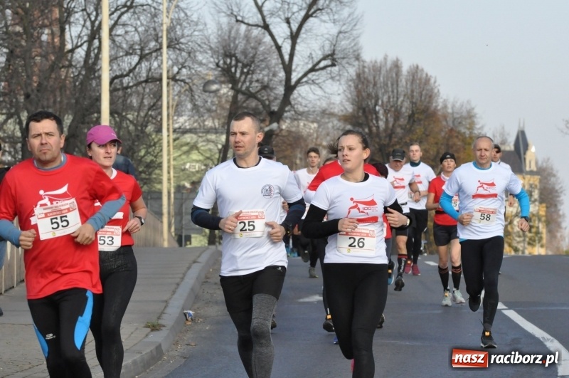 Zdjęcie w galerii na portalu naszraciborz.pl: Od Bałtyku do Tatr. Narodowy Bieg Stulecia w Raciborzu FOTO i WIDEO wiadomości z regionu