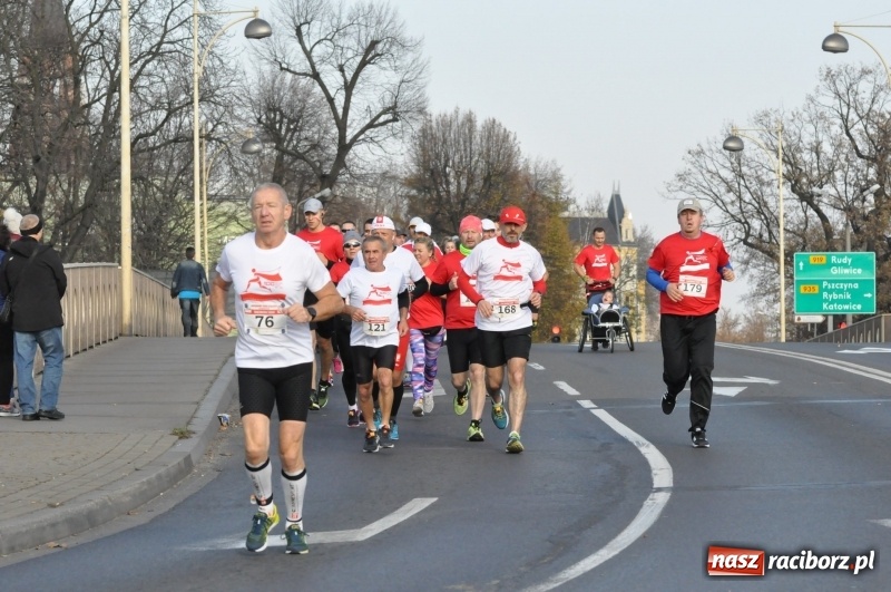 Zdjęcie w galerii na portalu naszraciborz.pl: Od Bałtyku do Tatr. Narodowy Bieg Stulecia w Raciborzu FOTO i WIDEO wiadomości z regionu