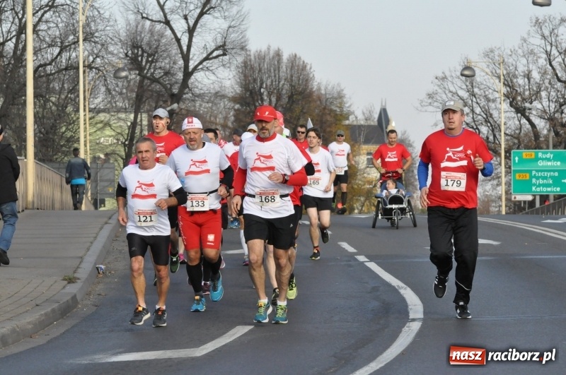 Zdjęcie w galerii na portalu naszraciborz.pl: Od Bałtyku do Tatr. Narodowy Bieg Stulecia w Raciborzu FOTO i WIDEO wiadomości z regionu