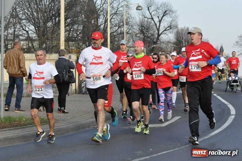 Zdjęcie w galerii na portalu naszraciborz.pl: Od Bałtyku do Tatr. Narodowy Bieg Stulecia w Raciborzu FOTO i WIDEO wiadomości z regionu