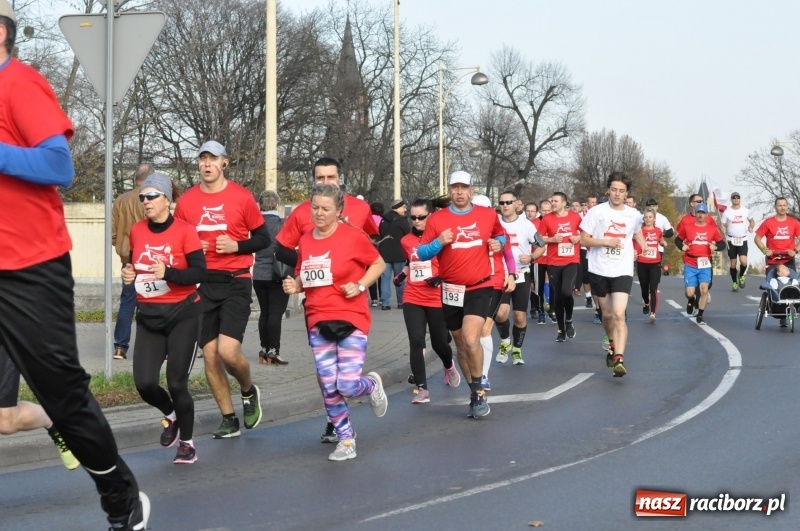 Zdjęcie w galerii na portalu naszraciborz.pl: Od Bałtyku do Tatr. Narodowy Bieg Stulecia w Raciborzu FOTO i WIDEO wiadomości z regionu