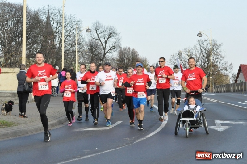 Zdjęcie w galerii na portalu naszraciborz.pl: Od Bałtyku do Tatr. Narodowy Bieg Stulecia w Raciborzu FOTO i WIDEO wiadomości z regionu
