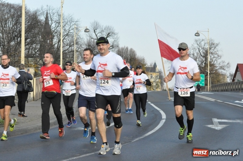Zdjęcie w galerii na portalu naszraciborz.pl: Od Bałtyku do Tatr. Narodowy Bieg Stulecia w Raciborzu FOTO i WIDEO wiadomości z regionu
