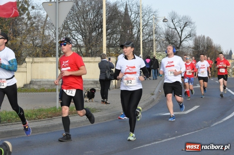 Zdjęcie w galerii na portalu naszraciborz.pl: Od Bałtyku do Tatr. Narodowy Bieg Stulecia w Raciborzu FOTO i WIDEO wiadomości z regionu
