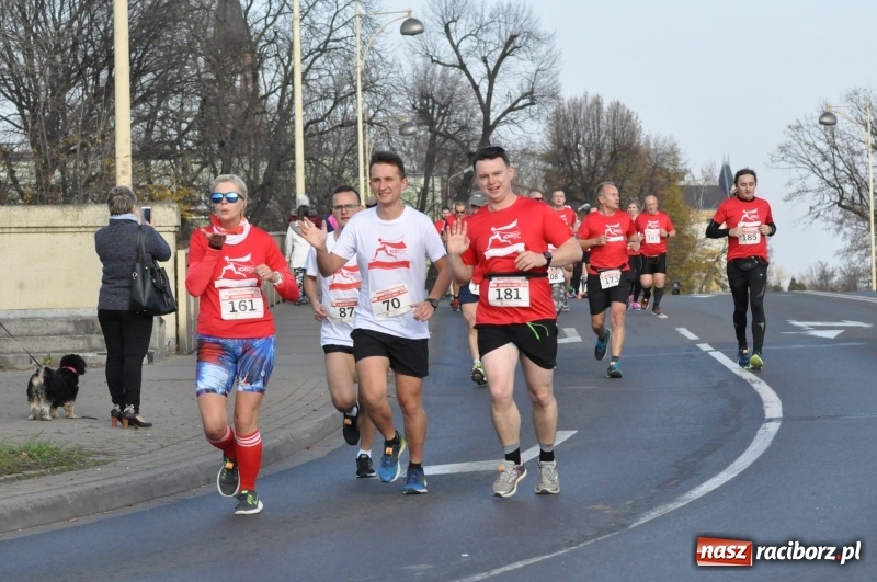 Zdjęcie w galerii na portalu naszraciborz.pl: Od Bałtyku do Tatr. Narodowy Bieg Stulecia w Raciborzu FOTO i WIDEO wiadomości z regionu
