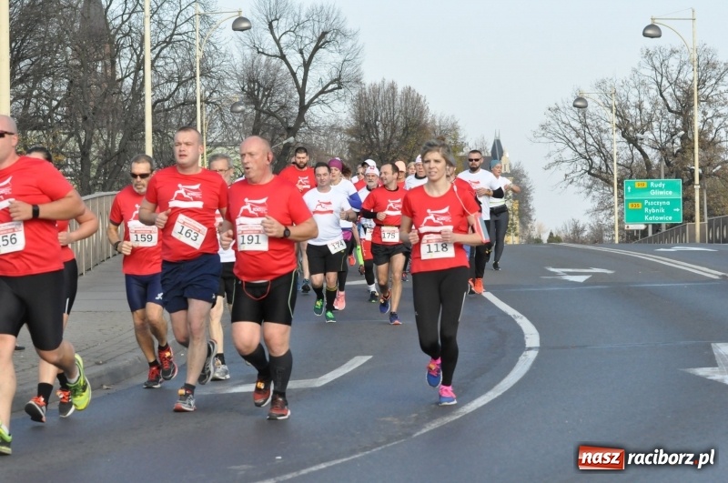 Zdjęcie w galerii na portalu naszraciborz.pl: Od Bałtyku do Tatr. Narodowy Bieg Stulecia w Raciborzu FOTO i WIDEO wiadomości z regionu