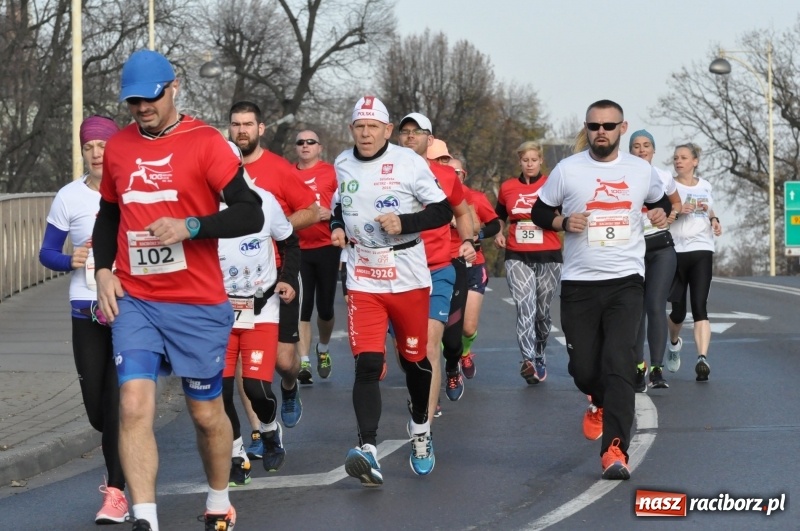 Zdjęcie w galerii na portalu naszraciborz.pl: Od Bałtyku do Tatr. Narodowy Bieg Stulecia w Raciborzu FOTO i WIDEO wiadomości z regionu