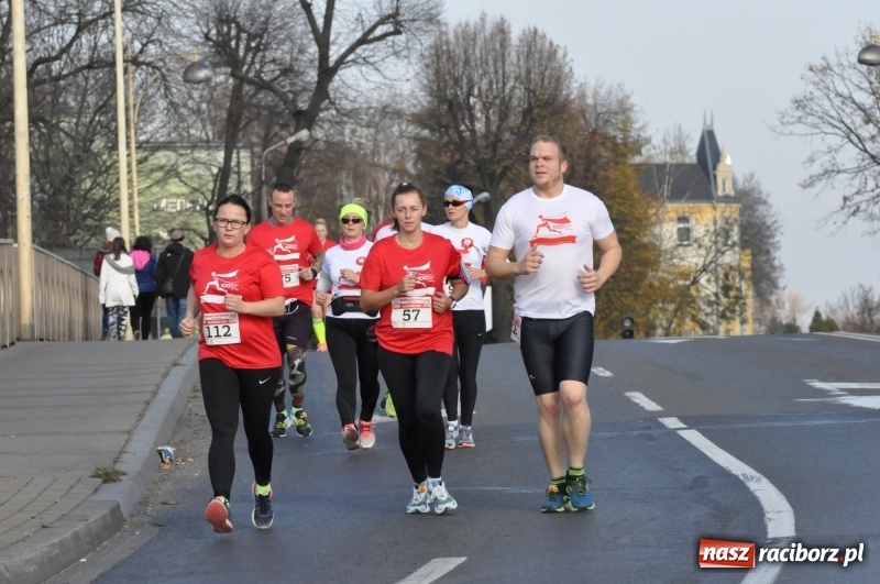 Zdjęcie w galerii na portalu naszraciborz.pl: Od Bałtyku do Tatr. Narodowy Bieg Stulecia w Raciborzu FOTO i WIDEO wiadomości z regionu