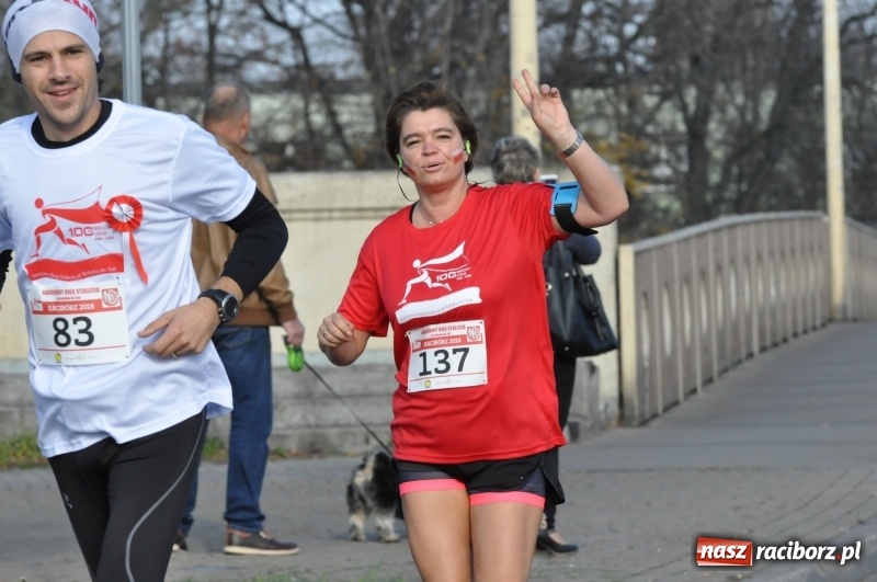 Zdjęcie w galerii na portalu naszraciborz.pl: Od Bałtyku do Tatr. Narodowy Bieg Stulecia w Raciborzu FOTO i WIDEO wiadomości z regionu