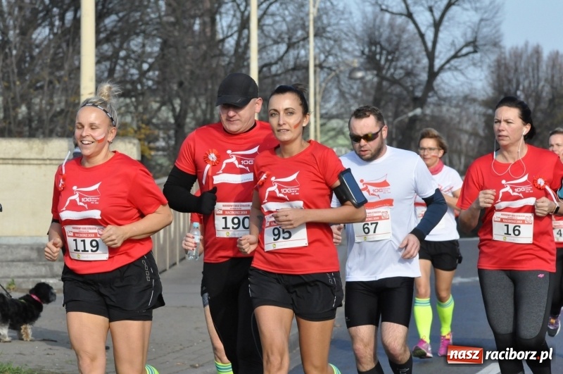 Zdjęcie w galerii na portalu naszraciborz.pl: Od Bałtyku do Tatr. Narodowy Bieg Stulecia w Raciborzu FOTO i WIDEO wiadomości z regionu
