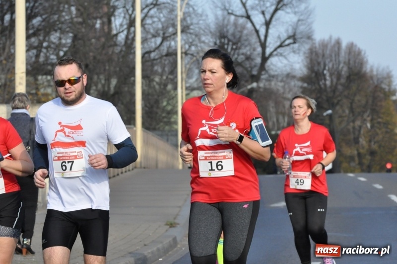 Zdjęcie w galerii na portalu naszraciborz.pl: Od Bałtyku do Tatr. Narodowy Bieg Stulecia w Raciborzu FOTO i WIDEO wiadomości z regionu