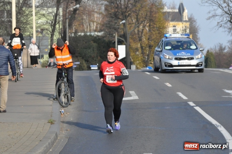 Zdjęcie w galerii na portalu naszraciborz.pl: Od Bałtyku do Tatr. Narodowy Bieg Stulecia w Raciborzu FOTO i WIDEO wiadomości z regionu