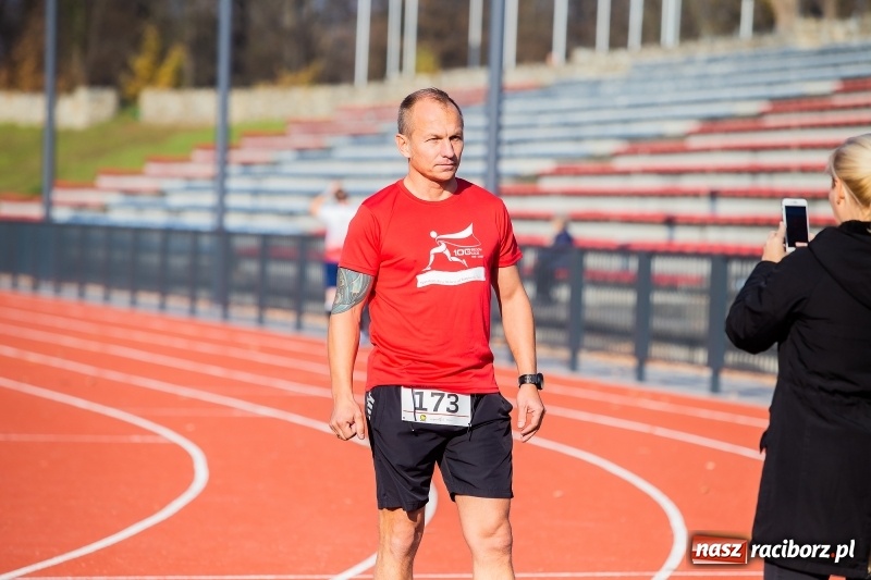 Zdjęcie w galerii na portalu naszraciborz.pl: Od Bałtyku do Tatr. Narodowy Bieg Stulecia w Raciborzu FOTO i WIDEO wiadomości z regionu