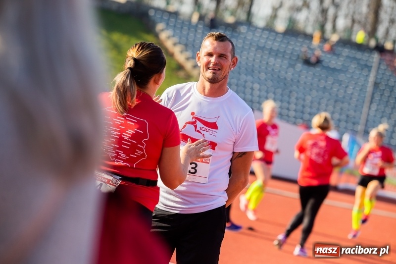 Zdjęcie w galerii na portalu naszraciborz.pl: Od Bałtyku do Tatr. Narodowy Bieg Stulecia w Raciborzu FOTO i WIDEO wiadomości z regionu