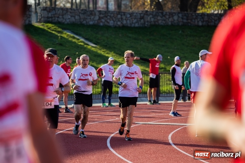 Zdjęcie w galerii na portalu naszraciborz.pl: Od Bałtyku do Tatr. Narodowy Bieg Stulecia w Raciborzu FOTO i WIDEO wiadomości z regionu