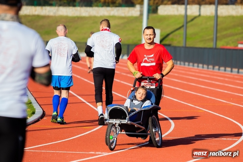 Zdjęcie w galerii na portalu naszraciborz.pl: Od Bałtyku do Tatr. Narodowy Bieg Stulecia w Raciborzu FOTO i WIDEO wiadomości z regionu