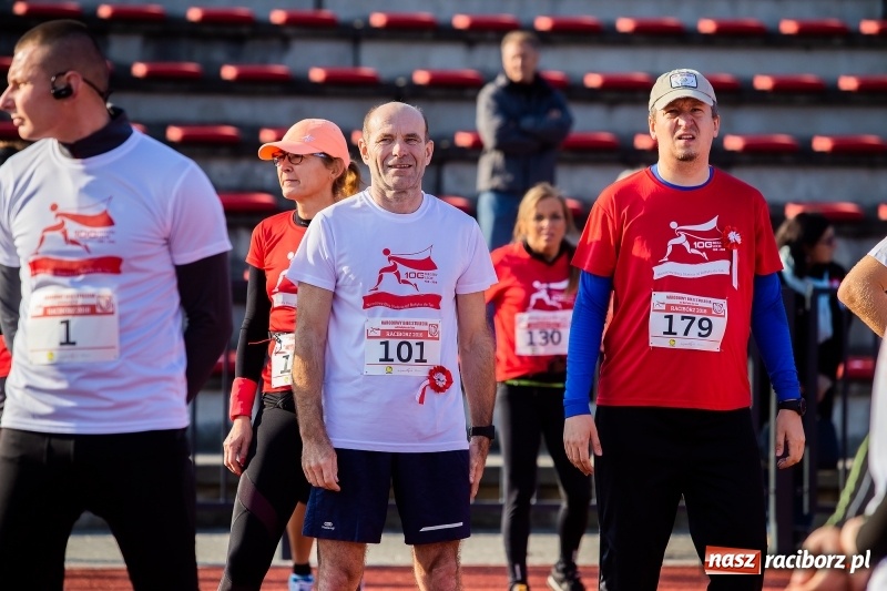 Zdjęcie w galerii na portalu naszraciborz.pl: Od Bałtyku do Tatr. Narodowy Bieg Stulecia w Raciborzu FOTO i WIDEO wiadomości z regionu