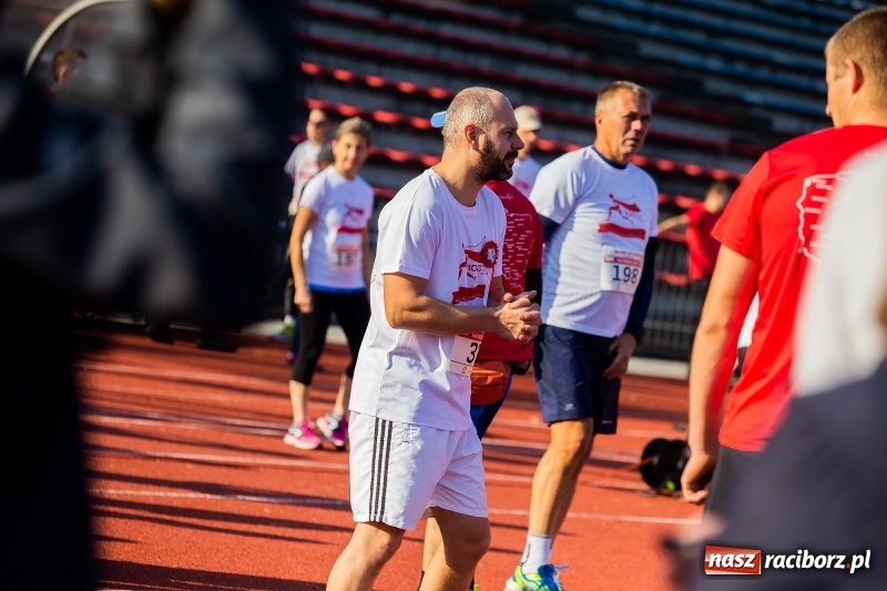 Zdjęcie w galerii na portalu naszraciborz.pl: Od Bałtyku do Tatr. Narodowy Bieg Stulecia w Raciborzu FOTO i WIDEO wiadomości z regionu