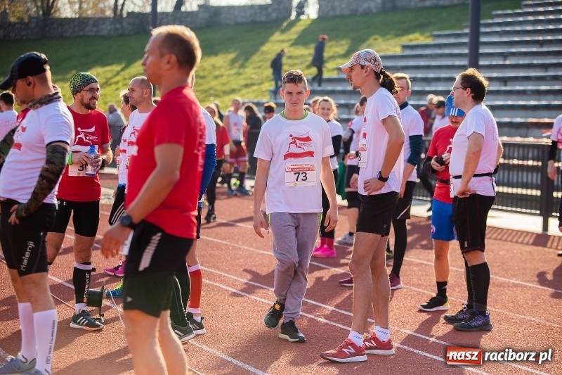 Zdjęcie w galerii na portalu naszraciborz.pl: Od Bałtyku do Tatr. Narodowy Bieg Stulecia w Raciborzu FOTO i WIDEO wiadomości z regionu