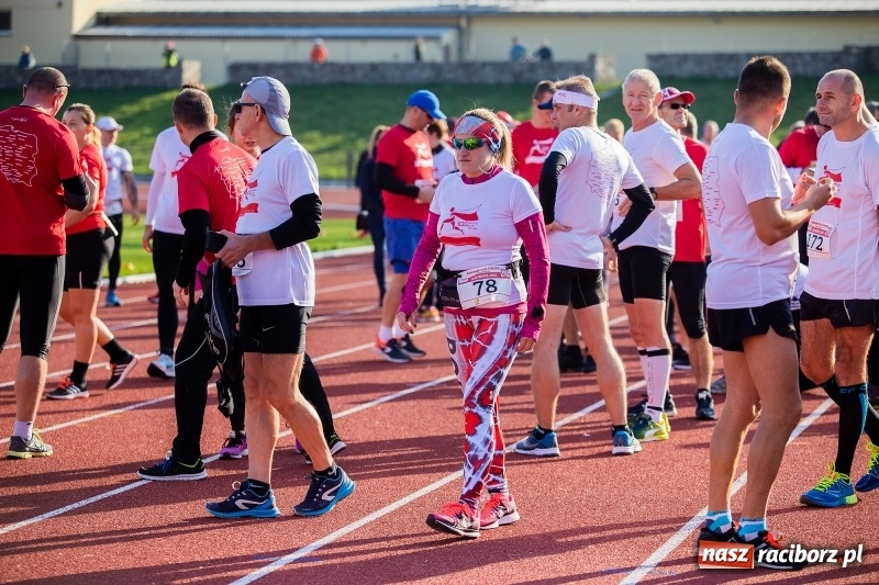 Zdjęcie w galerii na portalu naszraciborz.pl: Od Bałtyku do Tatr. Narodowy Bieg Stulecia w Raciborzu FOTO i WIDEO wiadomości z regionu
