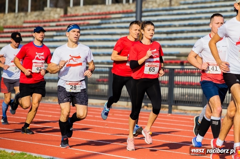 Zdjęcie w galerii na portalu naszraciborz.pl: Od Bałtyku do Tatr. Narodowy Bieg Stulecia w Raciborzu FOTO i WIDEO wiadomości z regionu
