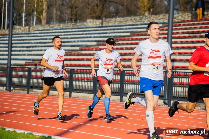 Zdjęcie w galerii na portalu naszraciborz.pl: Od Bałtyku do Tatr. Narodowy Bieg Stulecia w Raciborzu FOTO i WIDEO wiadomości z regionu