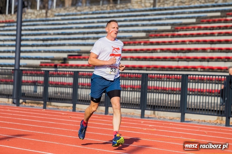 Zdjęcie w galerii na portalu naszraciborz.pl: Od Bałtyku do Tatr. Narodowy Bieg Stulecia w Raciborzu FOTO i WIDEO wiadomości z regionu