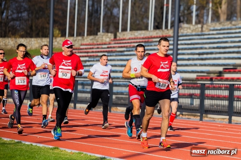 Zdjęcie w galerii na portalu naszraciborz.pl: Od Bałtyku do Tatr. Narodowy Bieg Stulecia w Raciborzu FOTO i WIDEO wiadomości z regionu