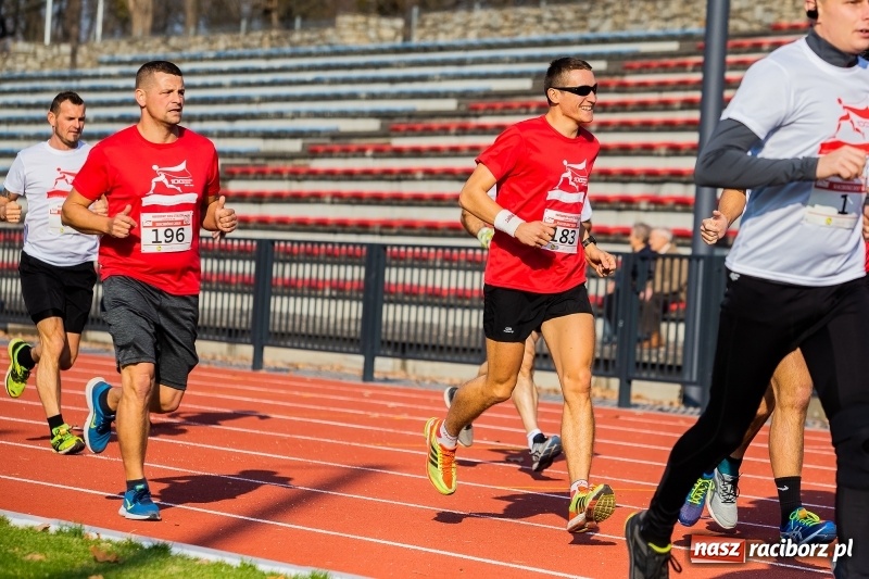 Zdjęcie w galerii na portalu naszraciborz.pl: Od Bałtyku do Tatr. Narodowy Bieg Stulecia w Raciborzu FOTO i WIDEO wiadomości z regionu