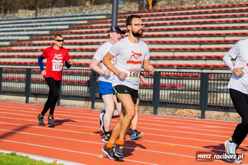 Zdjęcie w galerii na portalu naszraciborz.pl: Od Bałtyku do Tatr. Narodowy Bieg Stulecia w Raciborzu FOTO i WIDEO wiadomości z regionu