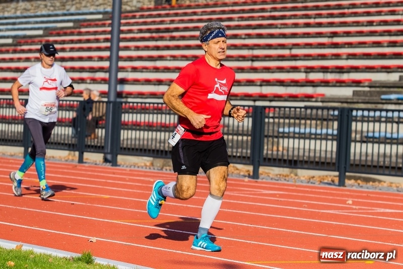 Zdjęcie w galerii na portalu naszraciborz.pl: Od Bałtyku do Tatr. Narodowy Bieg Stulecia w Raciborzu FOTO i WIDEO wiadomości z regionu