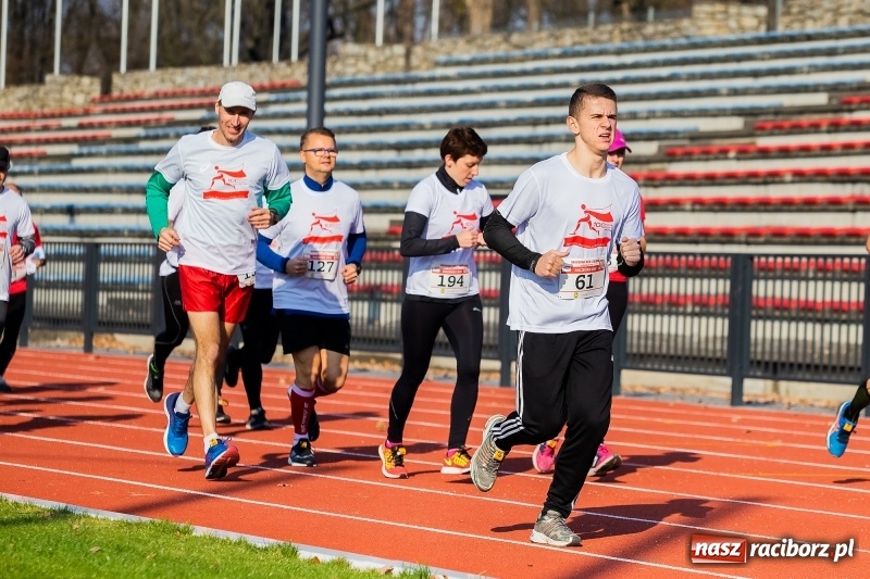 Zdjęcie w galerii na portalu naszraciborz.pl: Od Bałtyku do Tatr. Narodowy Bieg Stulecia w Raciborzu FOTO i WIDEO wiadomości z regionu