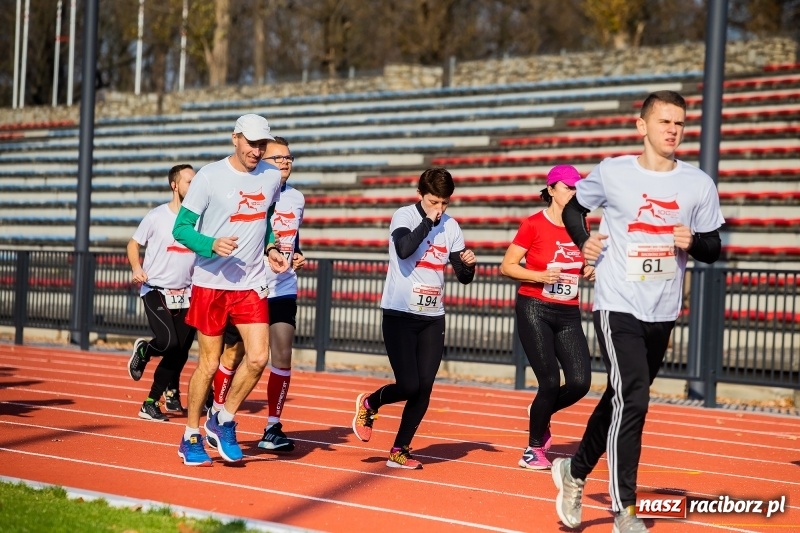 Zdjęcie w galerii na portalu naszraciborz.pl: Od Bałtyku do Tatr. Narodowy Bieg Stulecia w Raciborzu FOTO i WIDEO wiadomości z regionu