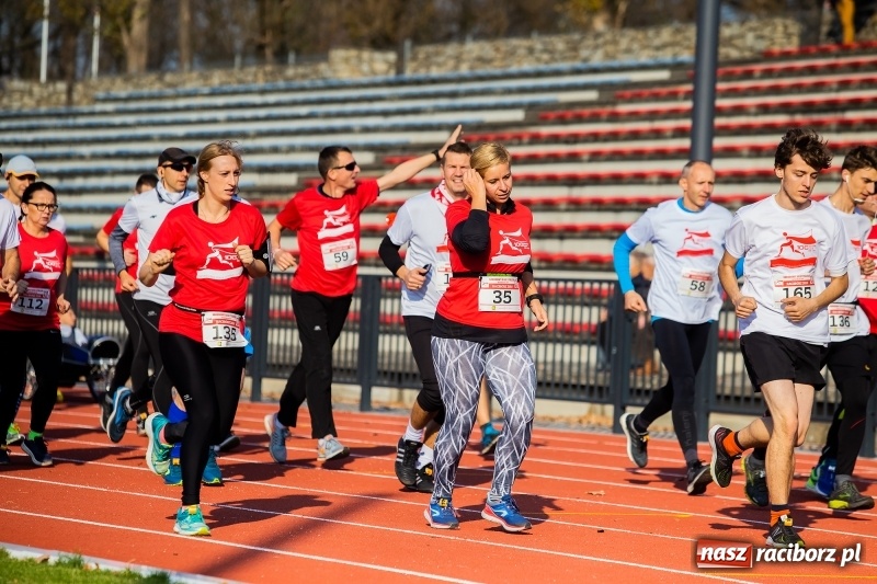 Zdjęcie w galerii na portalu naszraciborz.pl: Od Bałtyku do Tatr. Narodowy Bieg Stulecia w Raciborzu FOTO i WIDEO wiadomości z regionu