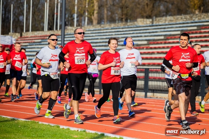 Zdjęcie w galerii na portalu naszraciborz.pl: Od Bałtyku do Tatr. Narodowy Bieg Stulecia w Raciborzu FOTO i WIDEO wiadomości z regionu
