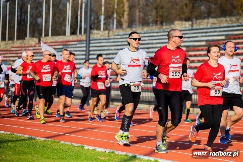 Zdjęcie w galerii na portalu naszraciborz.pl: Od Bałtyku do Tatr. Narodowy Bieg Stulecia w Raciborzu FOTO i WIDEO wiadomości z regionu