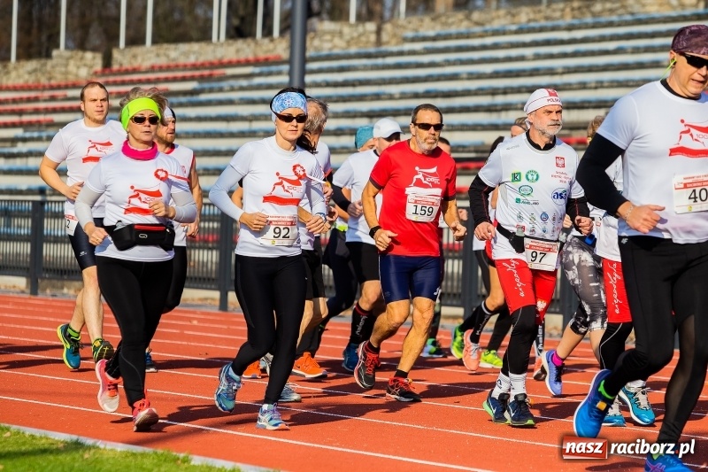Zdjęcie w galerii na portalu naszraciborz.pl: Od Bałtyku do Tatr. Narodowy Bieg Stulecia w Raciborzu FOTO i WIDEO wiadomości z regionu