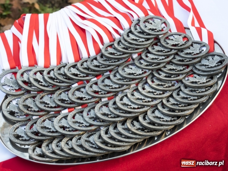 Zdjęcie w galerii na portalu naszraciborz.pl: W Kuźni Raciborskiej biegano dla Niepodległej  wiadomości z regionu