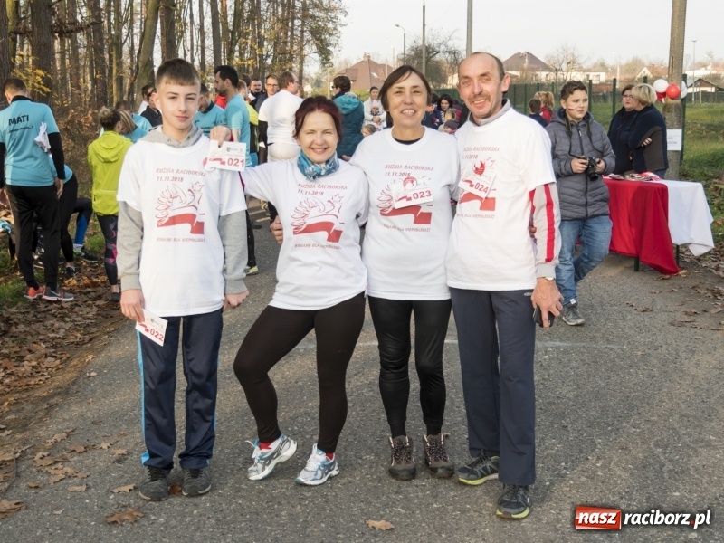 Zdjęcie w galerii na portalu naszraciborz.pl: W Kuźni Raciborskiej biegano dla Niepodległej  wiadomości z regionu