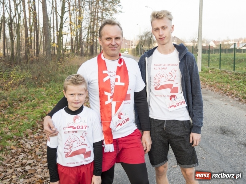 Zdjęcie w galerii na portalu naszraciborz.pl: W Kuźni Raciborskiej biegano dla Niepodległej  wiadomości z regionu