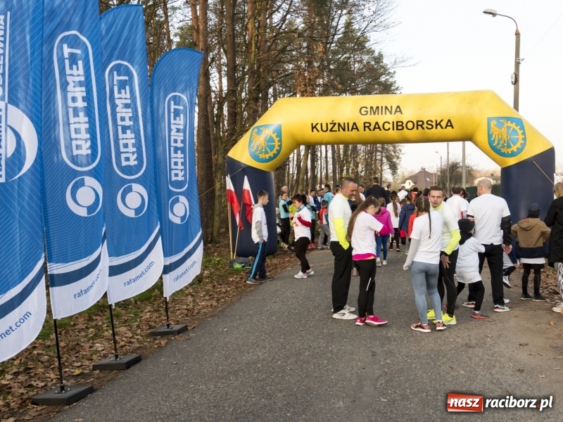 Zdjęcie w galerii na portalu naszraciborz.pl: W Kuźni Raciborskiej biegano dla Niepodległej  wiadomości z regionu