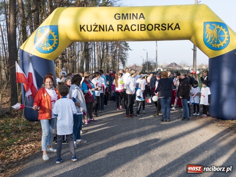 Zdjęcie w galerii na portalu naszraciborz.pl: W Kuźni Raciborskiej biegano dla Niepodległej  wiadomości z regionu