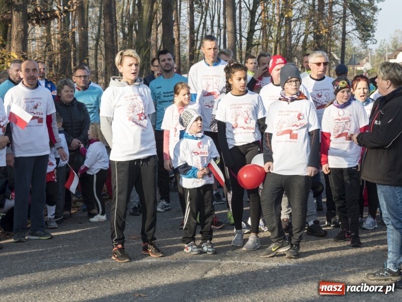 Zdjęcie w galerii na portalu naszraciborz.pl: W Kuźni Raciborskiej biegano dla Niepodległej  wiadomości z regionu