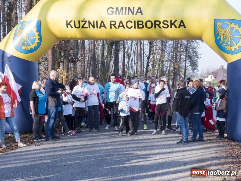 Zdjęcie w galerii na portalu naszraciborz.pl: W Kuźni Raciborskiej biegano dla Niepodległej  wiadomości z regionu