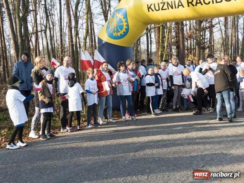 Zdjęcie w galerii na portalu naszraciborz.pl: W Kuźni Raciborskiej biegano dla Niepodległej  wiadomości z regionu